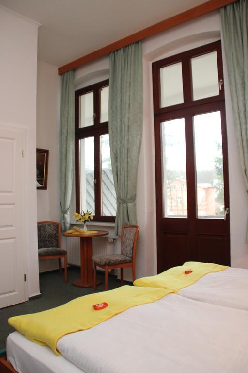 Hotel Haus Alexander à Heringsdorf  Extérieur photo
