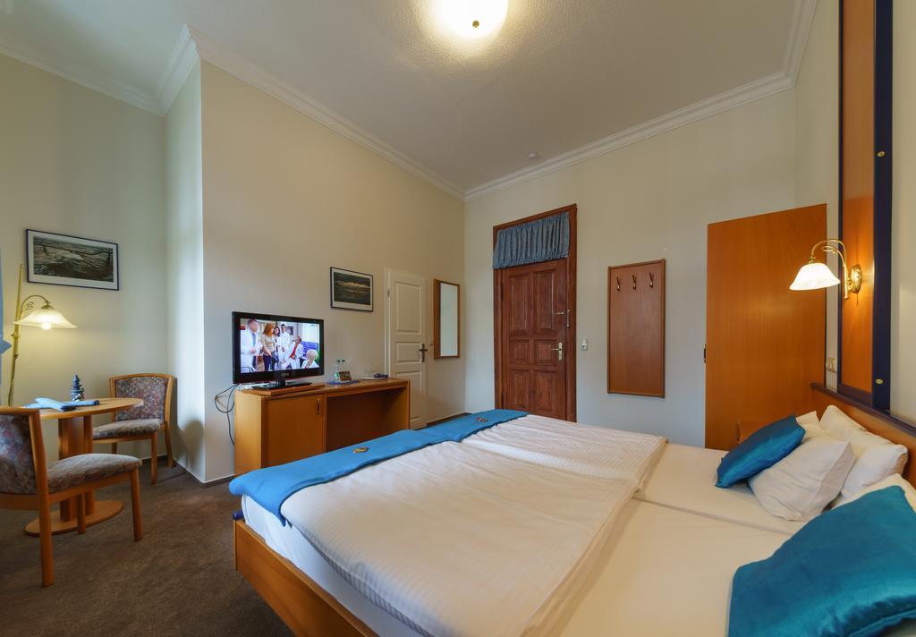 Hotel Haus Alexander à Heringsdorf  Extérieur photo