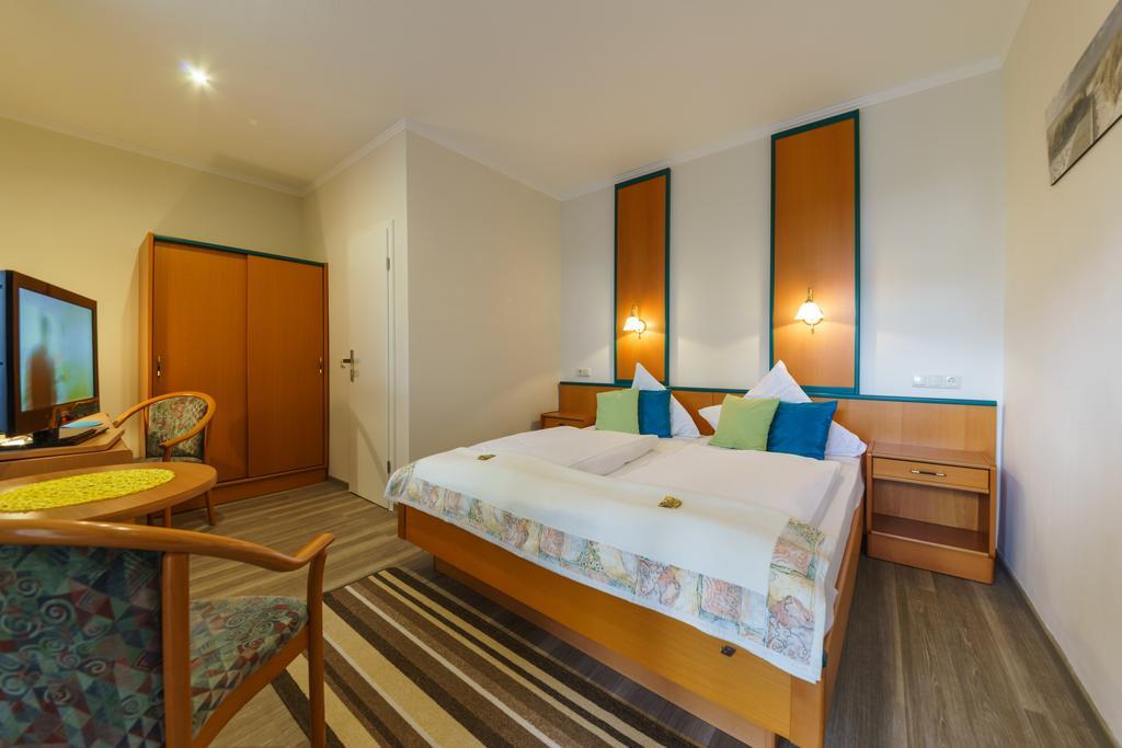 Hotel Haus Alexander à Heringsdorf  Extérieur photo